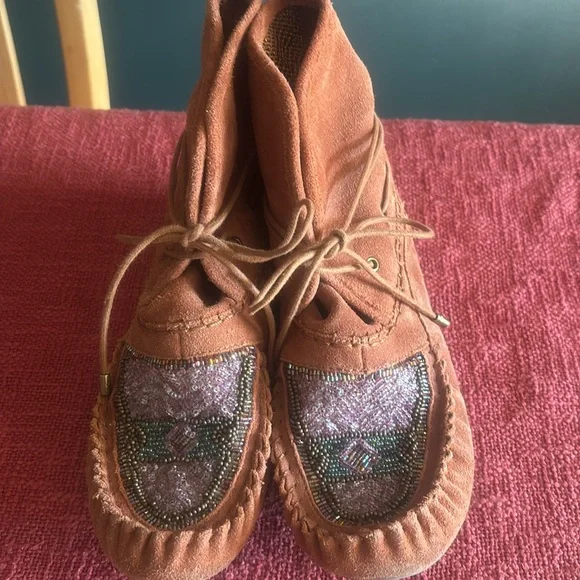 The Sak Beaded Moccasins size 8.5 - Picture 2 of 6